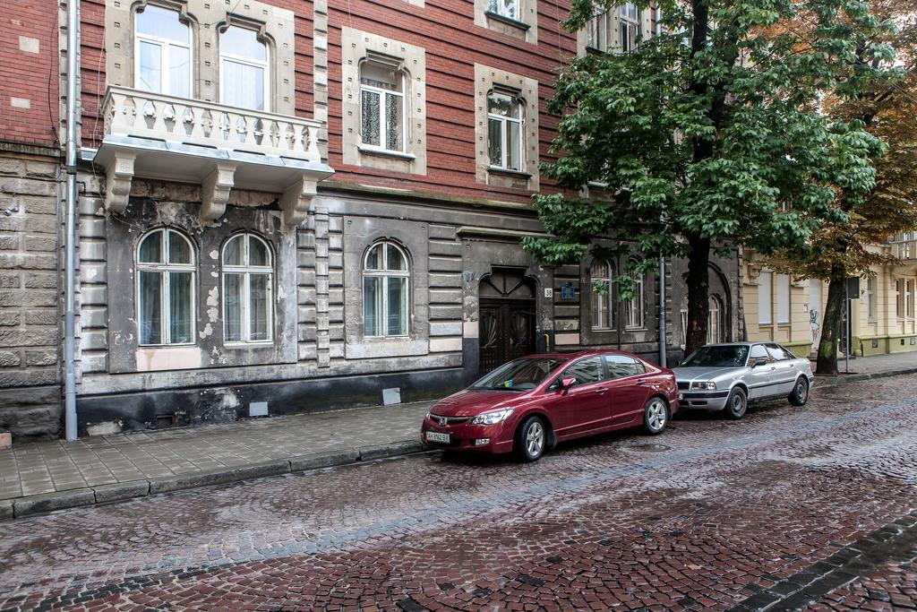 Queens Apartments 1 Lviv Exterior photo